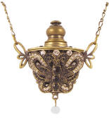 Heiress Aromatherapy Necklace With Faux Diamonds